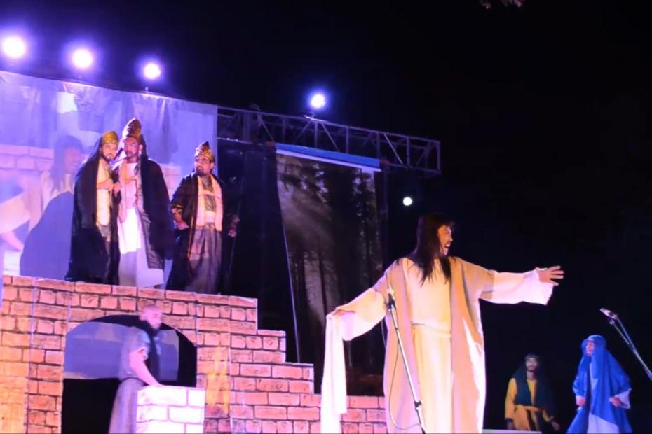 Holy Week traditions - Senakulo